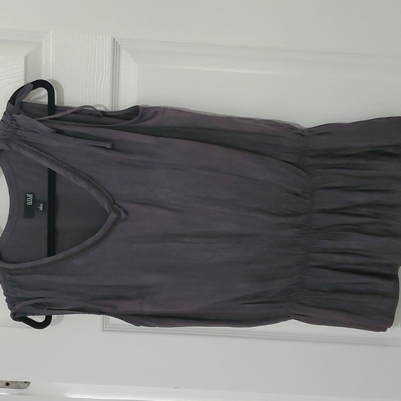 A.N.A LIGHTWEIGHT BEADED V-NECKLINE SLEEVELESS GRAY TOP (LARGE) - Picture 1 of 6